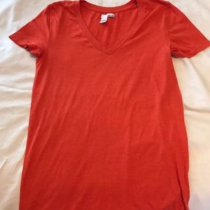 Orange T-shirt⬇️💲⬇️